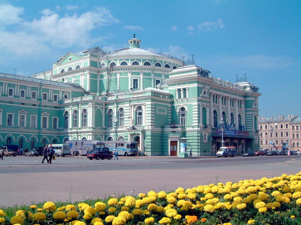 Premiera On Soyuza Pechatnikov Hotel Saint Petersburg Exterior photo